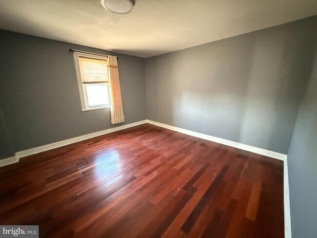 Foto del edificio - 629 N White Horse Pike