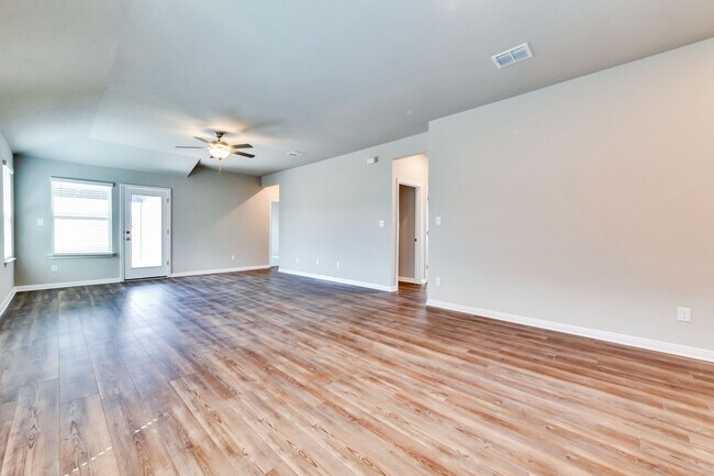 Building Photo - 1624 Homestead Farms Dr