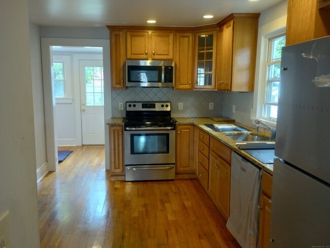 Building Photo - 40 Edison Ave
