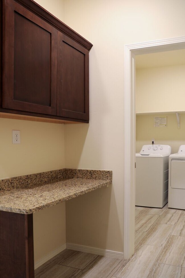 Foto del edificio - Gorgeous New Home, 3 Bedroom/2 Bath Home O...