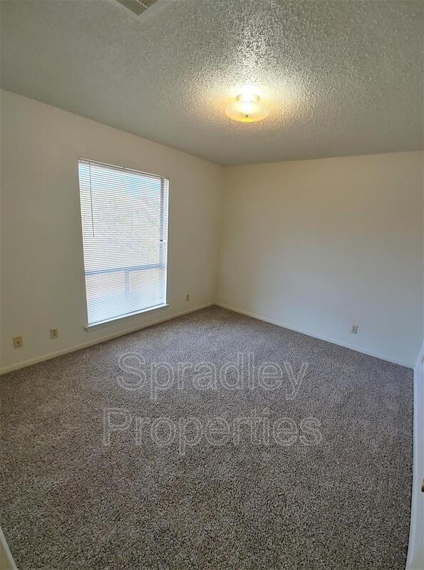 Building Photo - 405 Cheyenne Dr