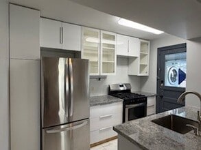 Building Photo - 1610 Ridgewood St