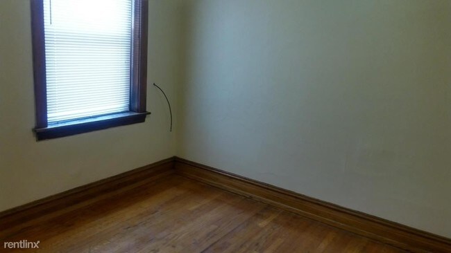 Building Photo - 1240 N Keeler Ave