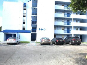 Building Photo - 9440 Fontainebleau Blvd