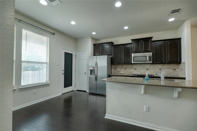 Building Photo - 16016 Hampton Bliss Trace