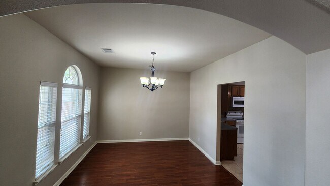 Foto del edificio - Located In the heart of Stone Oak