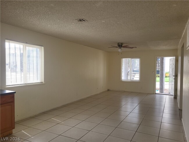 Foto del edificio - 4610 Elk Springs Ave