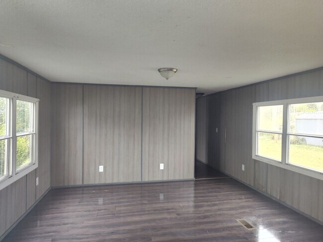 Building Photo - 1771 Hodgenville Rd