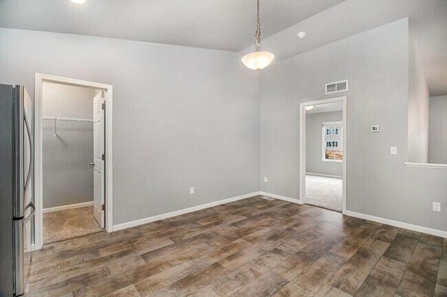 Building Photo - 4461 Soya Ave