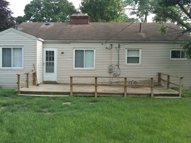 Building Photo - 2276 Shrewsbury Rd