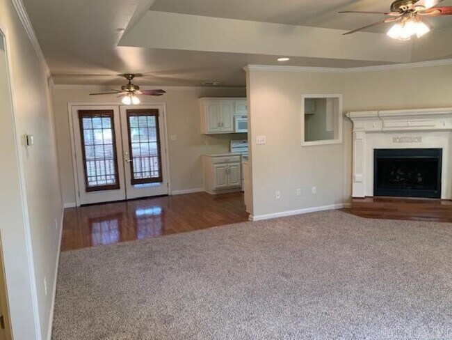 Building Photo - 27 Broadmoor Cir