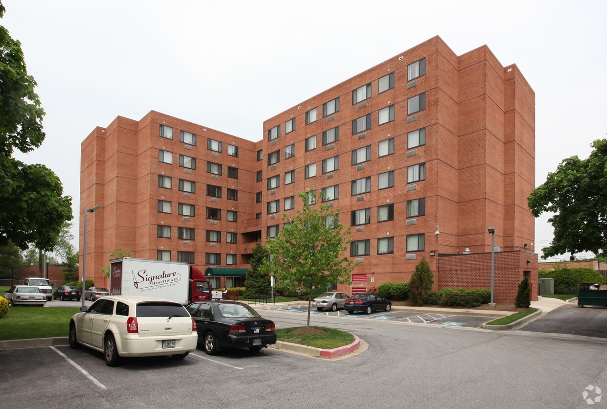 Primary Photo - Abundant Life Towers I
