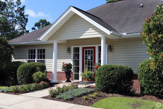 Building Photo - Riverwood Apartments
