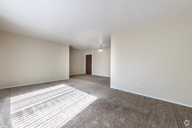3HAB, 2BA - 1070SF - Summit Ridge Apartments