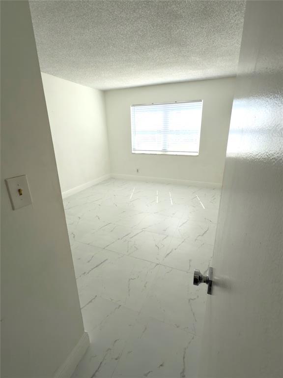 Foto del edificio - 720 Orton Ave