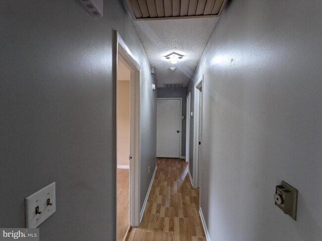 Foto del edificio - 43 Wayne Ave