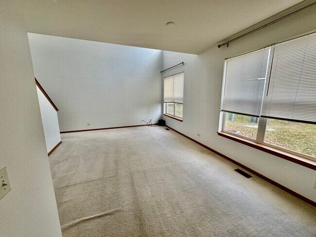 Building Photo - 1524 Waterside Dr