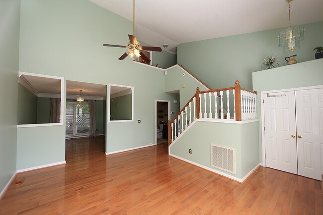 Building Photo - 1404 Hillbrow Ln