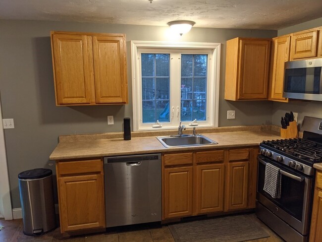 Building Photo - 229 Little Sandy Pond Rd
