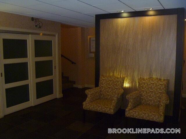 Building Photo - 135 Pleasant St