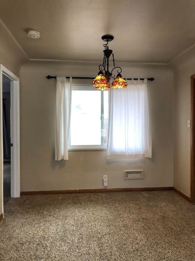 Building Photo - Charming 4 Bd, 2 Ba, Ranch Home in D-12 School District, close to Downtown, Trails and Ft. Carson