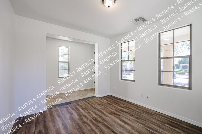 Foto del edificio - 3215 N Evergreen St
