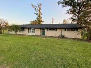 Building Photo - 1217 Sam Houston Jones Pkwy