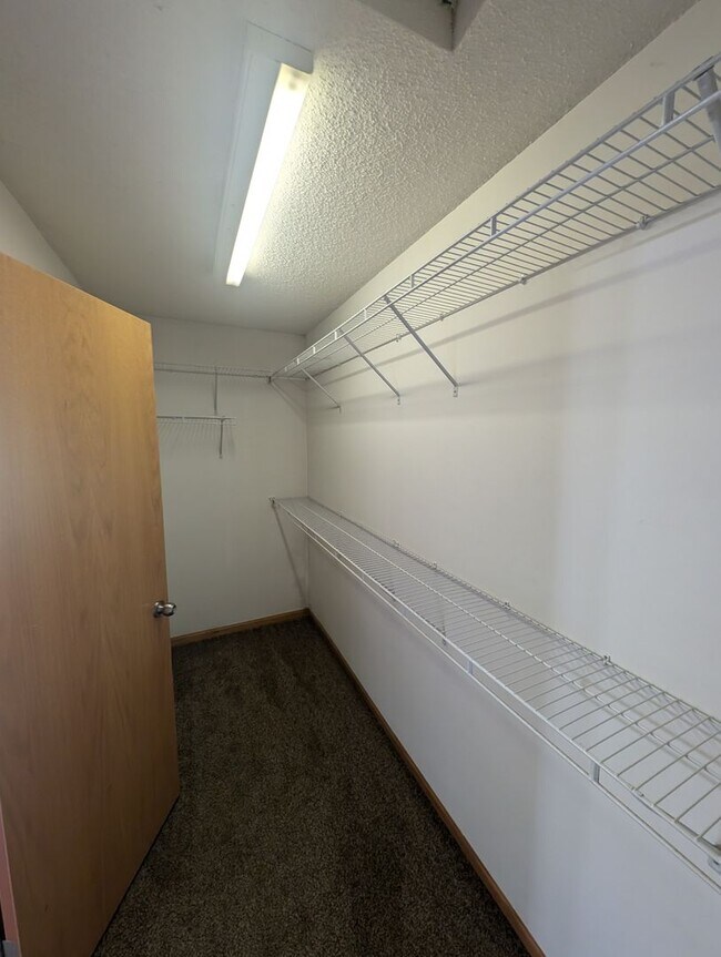 Foto del edificio - Updated 3BR Townhome in Eagan – Close to S...