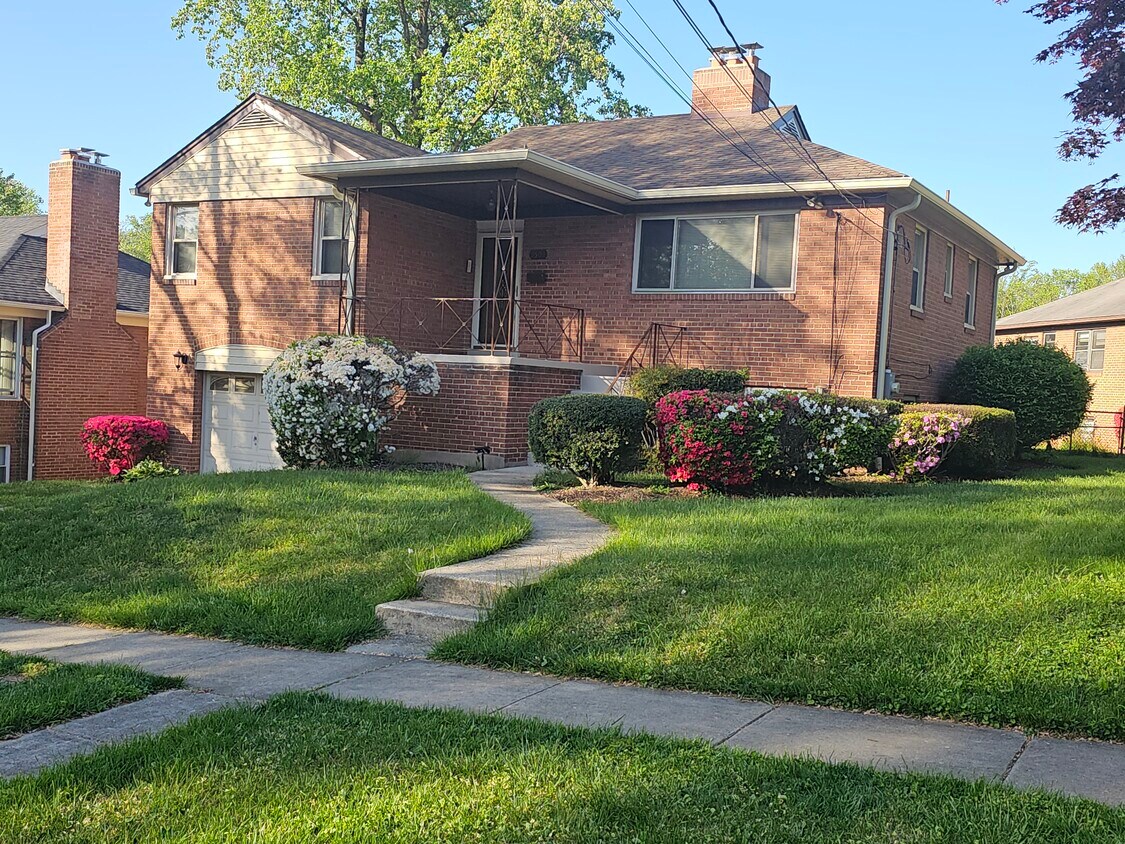 Primary Photo - 9503 Hale Pl