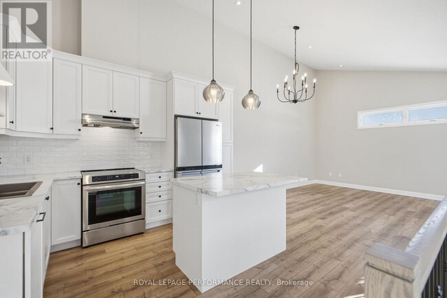 Building Photo - 503 MOONLIGHT Dr