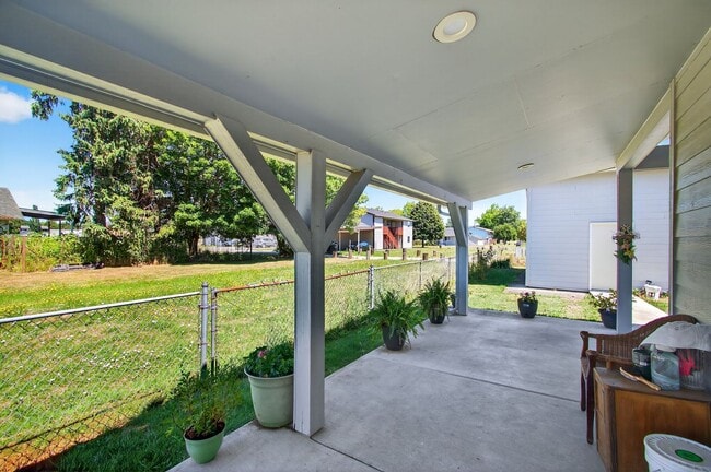 Building Photo - Remodeled open concept home with shop!