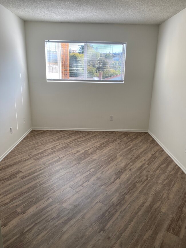 Building Photo - The Grecian Terrace Apartments