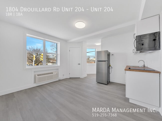 Building Photo - NEWLY RENOVATED 1 BED/1 BATH - INCLUSIVE &...