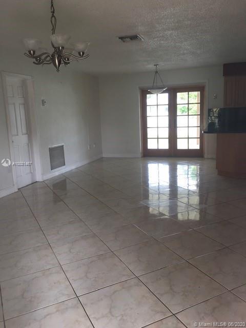 Foto del edificio - 5001 SW 96th Ave
