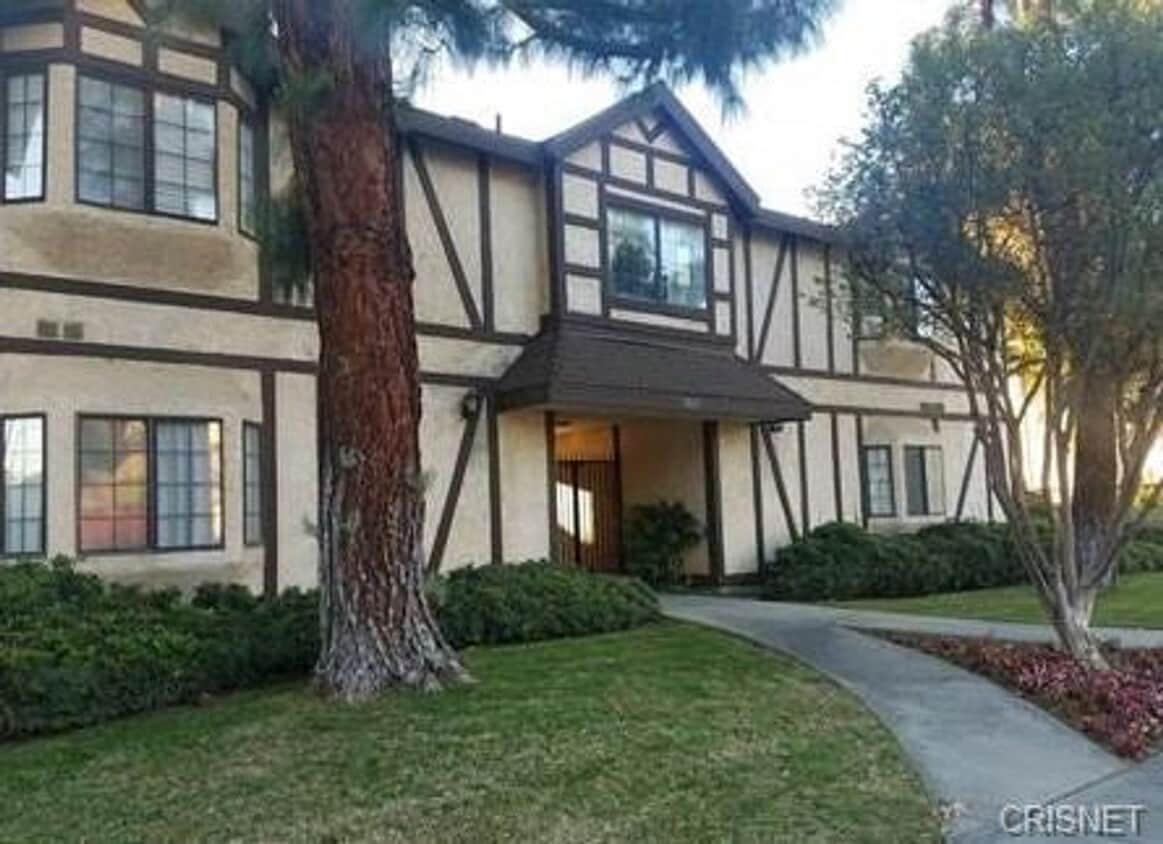 Primary Photo - Stunning West Hills 1+1 Upper Unit