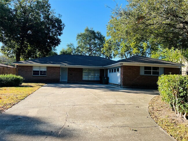 Foto del edificio - 5511 Willowbend Blvd