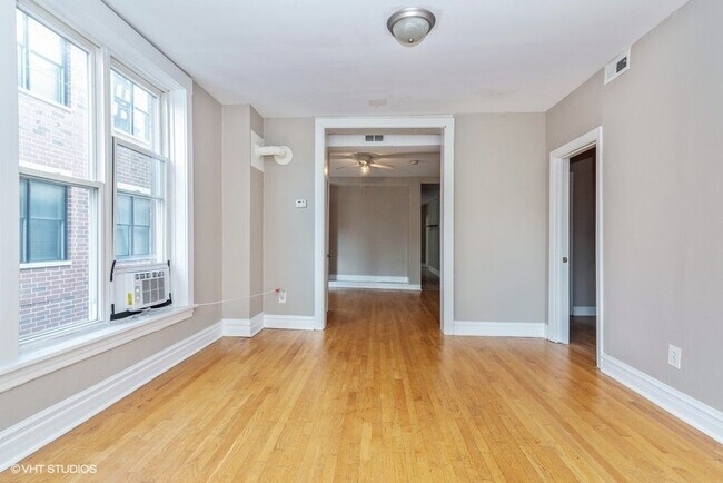 Foto del edificio - 2615 W North Ave