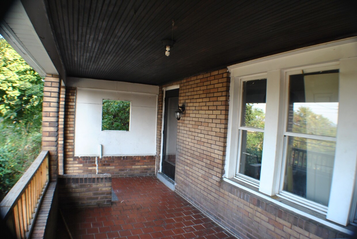 227 Lobinger Ave, Braddock, PA 15104 Townhouse for Rent in Braddock