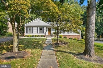 Building Photo - 12027 Devilwood Dr