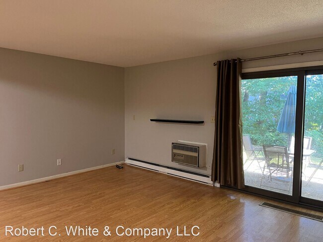 Building Photo - 1 br, 1 bath House - 7 Country Squire Driv...