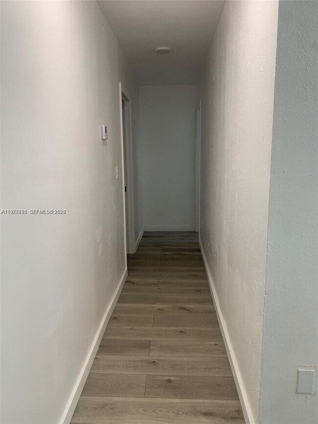 Foto del edificio - 8295 NE Miami Ct