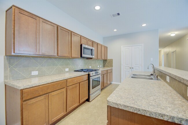 Foto del edificio - 6026 Burnet Bend Ave