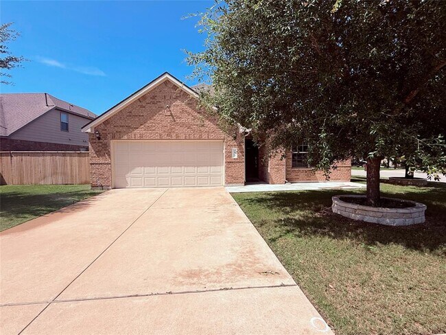 Building Photo - 3500 Esperanza Dr