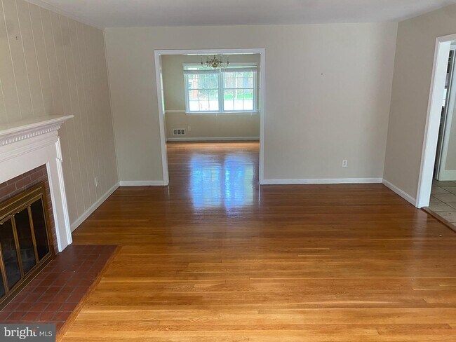 Building Photo - 7049 Wolftree Ln