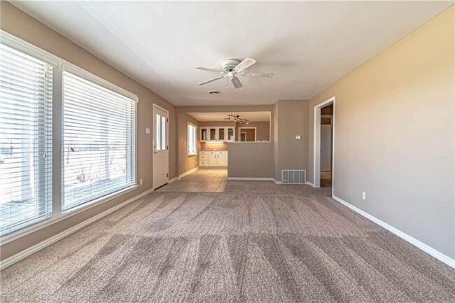 Building Photo - 1425 N Main St