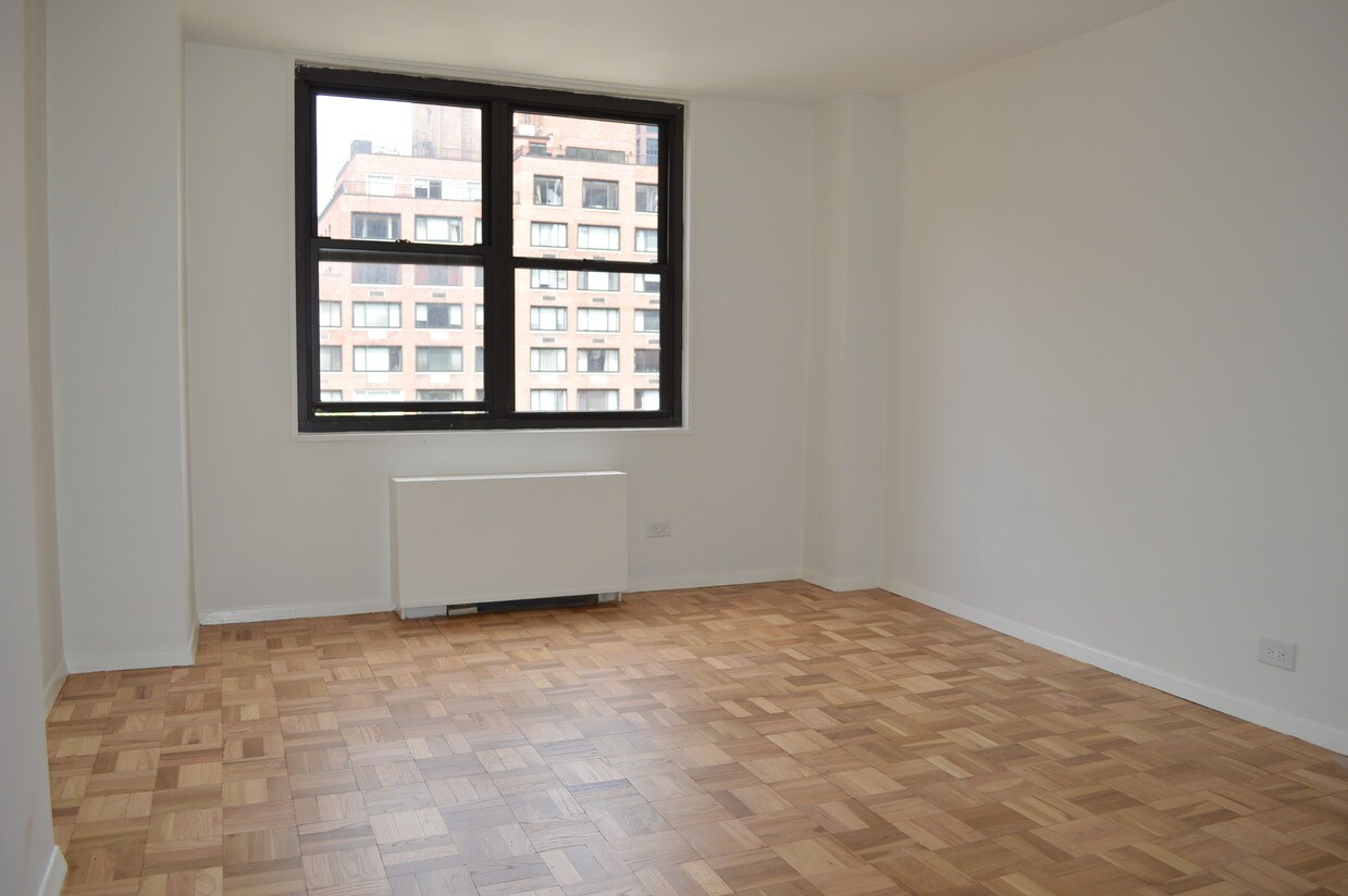 Foto del edificio - 333 E 49th St