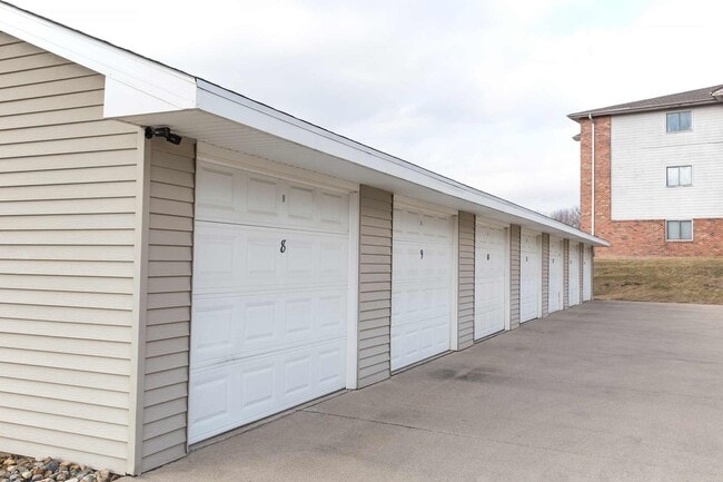 Garages - Riverwood