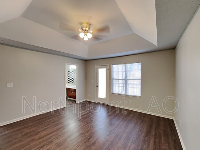 Building Photo - 2378 Clare Ct SW