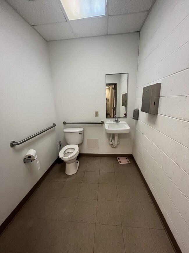 Foto del edificio - 2312 S Main St