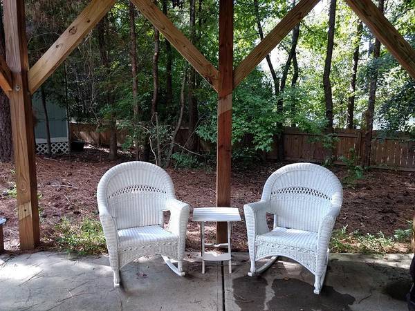 Covered patio and yard - 8 Elam Ct